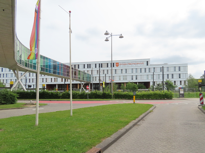 915022 Gezicht op het in 2018 geopende prinses máxima centrum voor kinderoncologie (Heidelberglaan 25) op het Utrecht ...